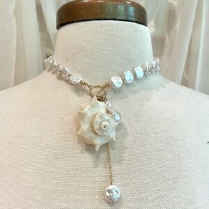 Zara White Pearl conch shell toggle  Necklace never worn